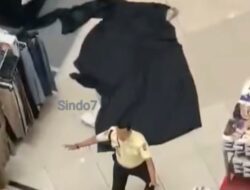 Wanita Jatuh dari Lantai 4 dan Langsung Pengunjung Plaza Medan Fair Heboh.