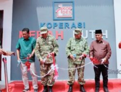 KDKMP Darussalam di Resmikan Langsung Oleh Wapang TNI, “Tekankan Peran Strategis Koperasi Desa.”