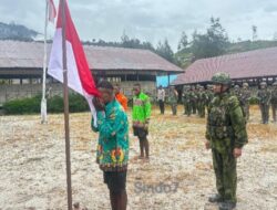Momen Mengharukan, Tiga Eks OPM Cium Merah Putih dan Kembali ke NKRI