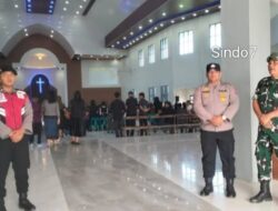 Babinsa Koramil 07/Salak Laksanakan Pengamanan, Jumat Agung di GKKPD Salak Berlangsung Khidmat