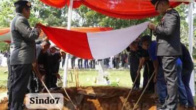 Danpas Gegana Korbrimob Hadiri Pemakaman Brigjen Pol. (Purn.) Mangisi Situmorang