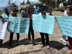 Ratusan Warga Siregar Aek Nalas Desak Legalisasi Tambang Batu Rakyat di Tepi Danau Toba
