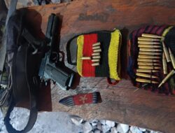 Tim Patroli Pengintaian Koops TNI Habema Berhasil Mengamankan Senjata Api Campuran di Distrik Wame
