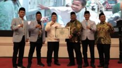 Wali Kota Wesly Terima Penghargaan BKPRMI; Peduli Anak Yatim dan Pemuda Masjid 