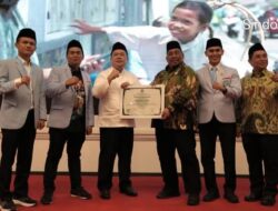 Wali Kota Wesly Terima Penghargaan BKPRMI; Peduli Anak Yatim dan Pemuda Masjid 