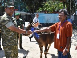 Danrem 031/WB Secara Simbolis Menyerahkan Hewan Kurban kepada Panitia sebagai Wujud Rasa Syukur dan Kepedulian