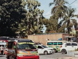 Akibat Solar Subsidi Habis, Antrean Truk dan Bus Memanjang Jalan Ahmad Yani Kota Pematangsiantar.