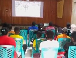 Nobar Piala Dunia dan Makan Bersama, Koramil 1710-02/Timika Perkuat Kemanunggalan TNI-Rakyat