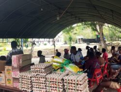 Rayakan Piala Dunia, Kepala Suku Kampung Pikere Gelar Nobar dan Bagi-Bagi Sembako di Keerom