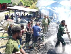 Kodim 1714/Puncak Jaya Reaksi Cepat Bantu Pemadaman Kebakaran di Kota Mulia