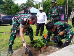 Hijaukan Kampung, Sejahterakan Warga! Satgas TMMD Ke-129 Tanam 500 Pohon Produktif untuk Masa Depan Masyarakat Sesor