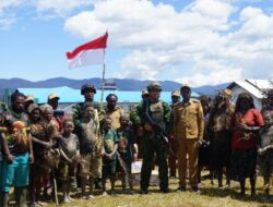 Tembus Medan Ekstrem, Koops TNI Habema Berhasil Salurkan 2 Ton Bantuan Kemanusiaan ke Tiga Distrik di Kabupaten Puncak