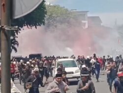 Di Hari Perayaan Damai  Aceh Ke 21 Tahun, Berujung Ricuh,”Massa Kejar Aparat hingga Bakar Motor TNI.”