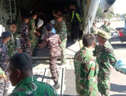 Hari Kesepuluh Penanganan Gempa NTT, TNI Salurkan 825,585 Ton Bantuan