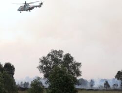 Pantau Dari Langit, Lanud Sjamsudin Noor Dukung Patroli Udara Helikopter Caracal TNI AU Dalam Penanganan Karhutla di Kasel