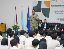 Tanamkan Nilai Kebangsaan Sejak Dini, Danrem 031/WB Bekali Mahasiswa Baru Politeknik Pengadaan Nasional Pekanbaru