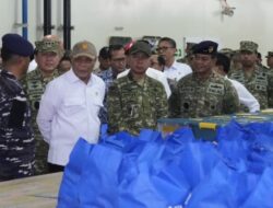 Panglima TNI Bersama Menko Polkam Lepas Satgas Terpadu Port Visit 2026