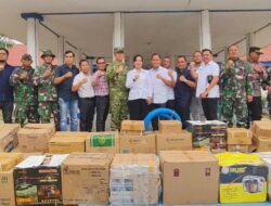 Satgas Karhutla TNI Kawal Penyaluran Bantuan Korporasi untuk Desa Terdampak di Melawi