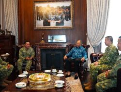 Wadan Kodiklat TNI Anjangsana Ke Kediaman Marsekal TNI (Purn) Fadjar Prasetyo