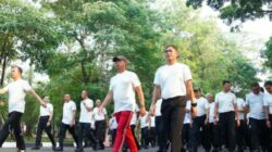 Olahraga Bersama, Panglima TNI Perkuat Kebersamaan dengan Prajurit Mabes TNI
